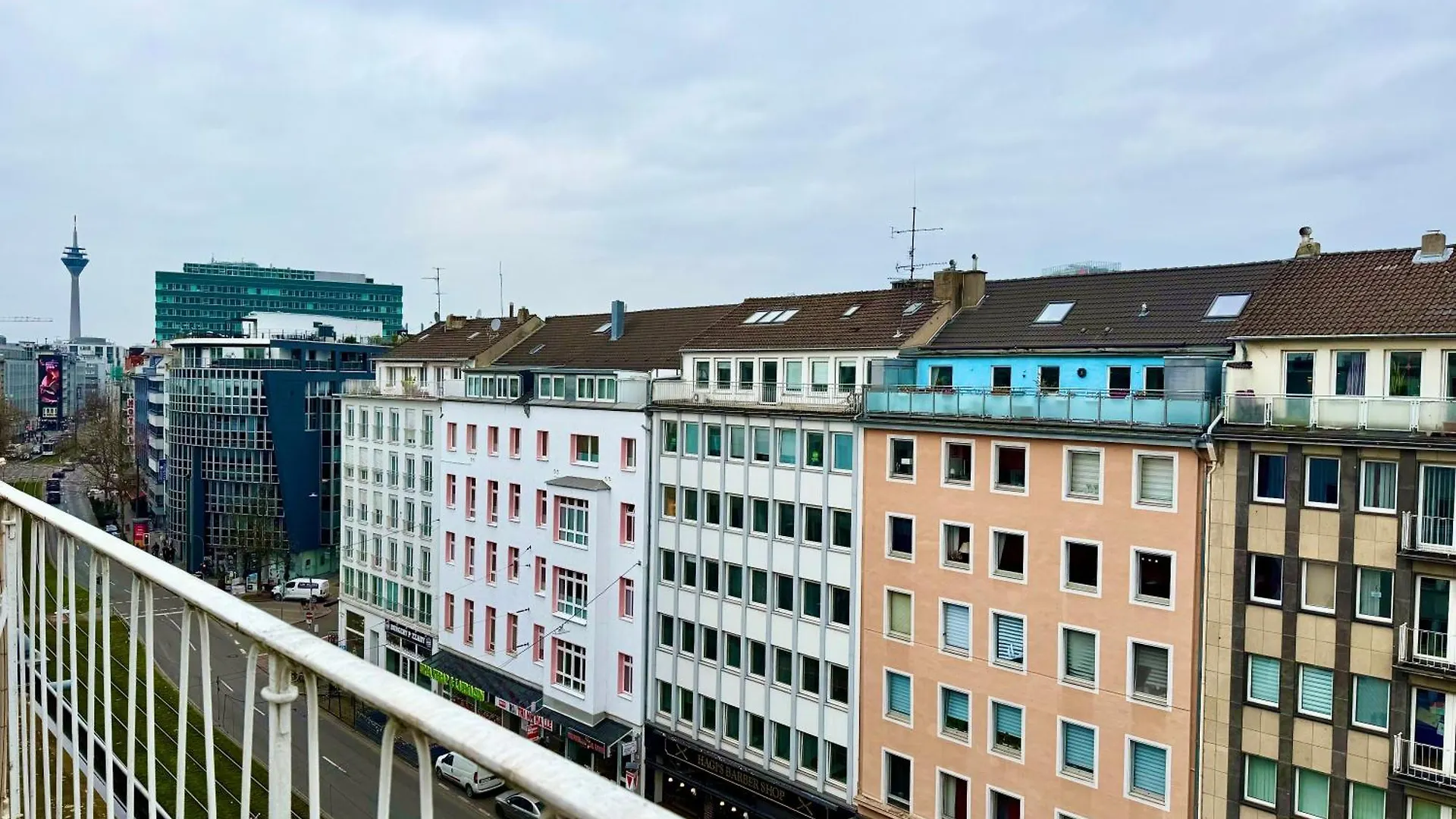 Aparthouse Graf-Adolf contacts